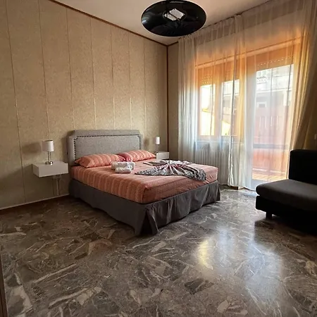 With Terrace Apartmán Pescara